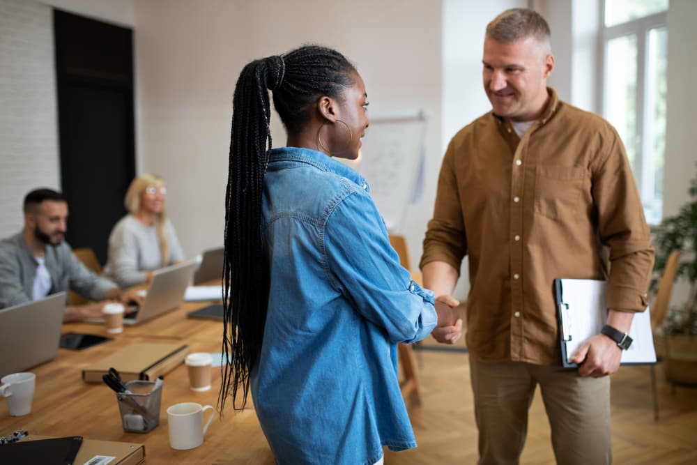 Onboarding e suporte: como o trabalho em conjunto reduz a sobrecarga dos agentes